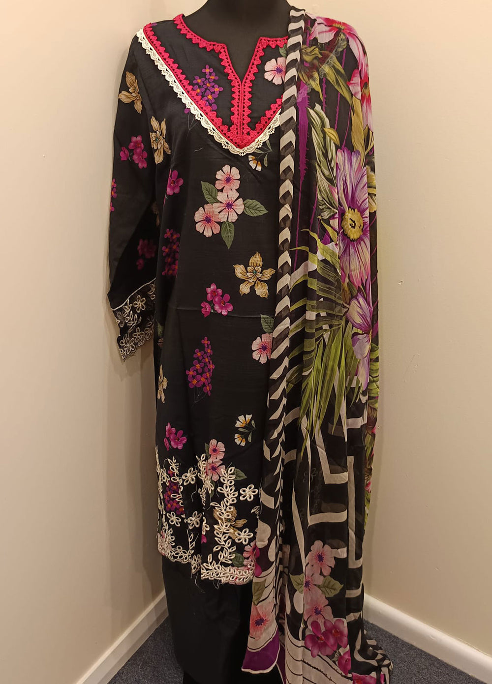 Luxury Printed Lawn Embroidered 3-Piece